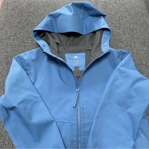 Uniqlo hood rain jacket